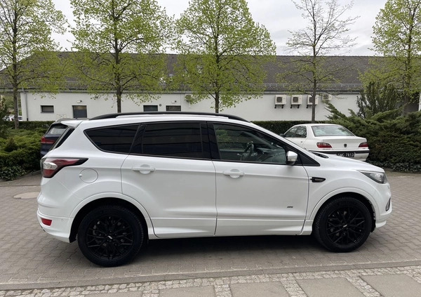 Ford Kuga cena 65900 przebieg: 187000, rok produkcji 2018 z Szczecin małe 781